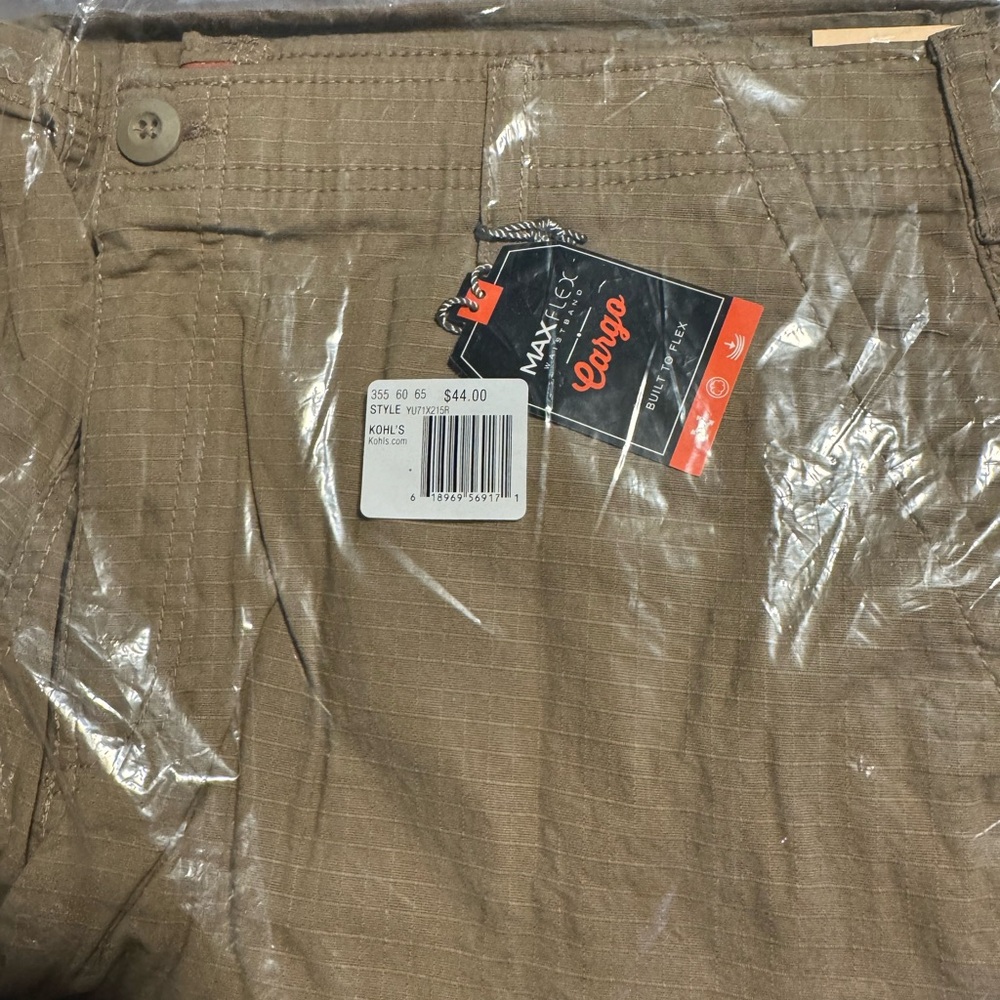 NWT - 2 pairs Urban Pipeline MaxFlex waist Cargo shorts 40" (Army green & khaki) - Picture 2 of 8